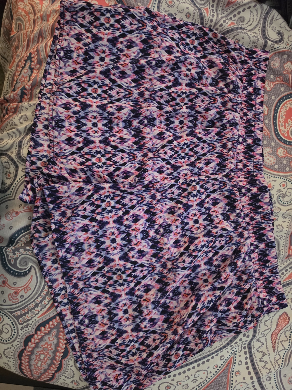 a.n.a Printed Elastic Waist Dress Shorts in Pink & Purple
